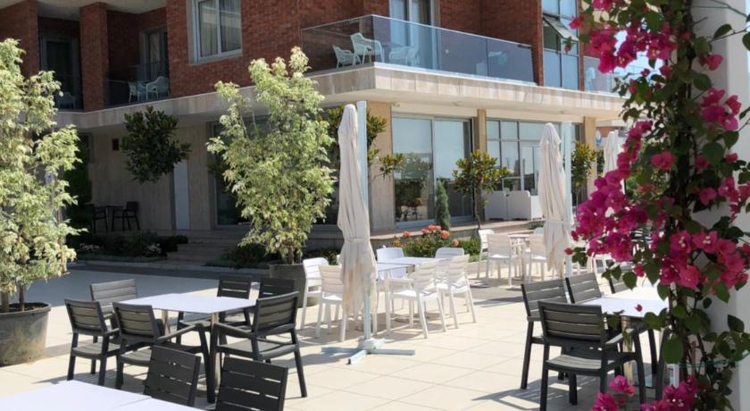 Fishta Hotel & Apartments photo