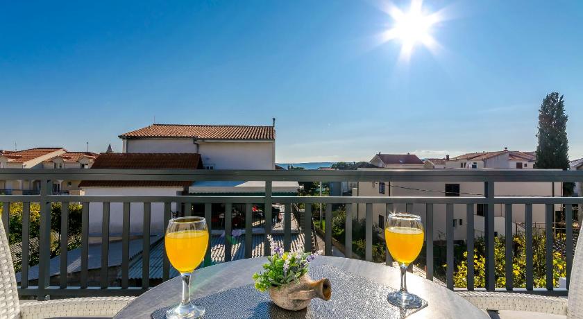 All Saints Suites Bb Kastela - image 27