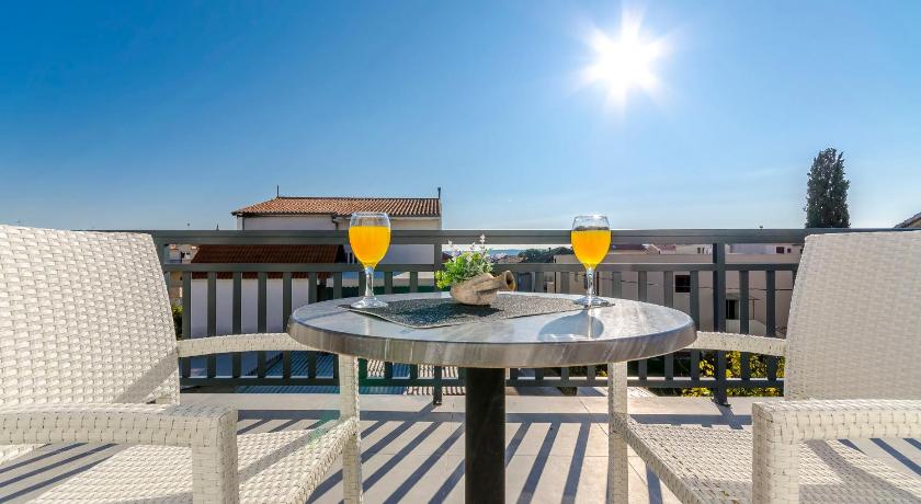 All Saints Suites Bb Kastela - image 26
