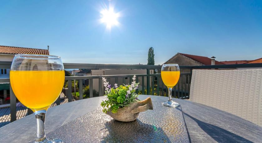 All Saints Suites Bb Kastela - image 33