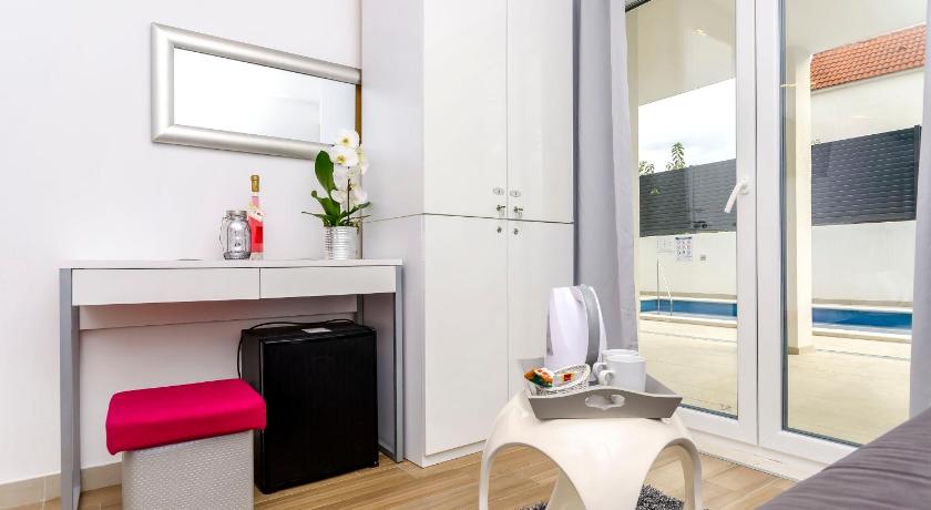 All Saints Suites Bb Kastela - image 47