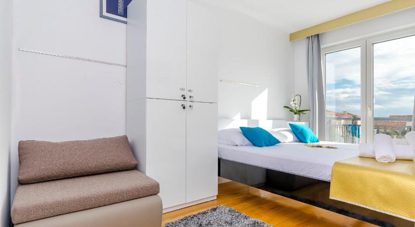 All Saints Suites Bb Kastela - image 13