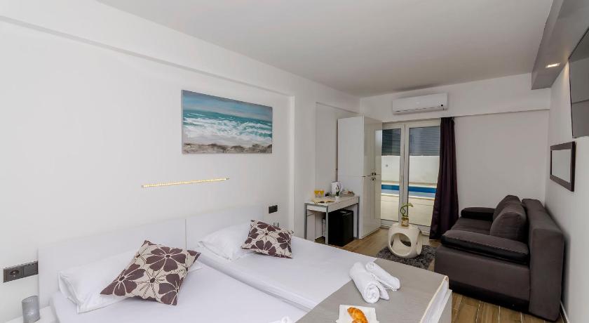 All Saints Suites Bb Kastela - image 19