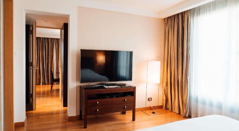Image of Park One Bedroom Suite 7