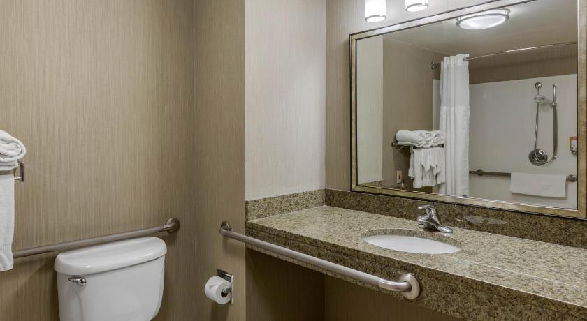 Comfort Inn & Suites Logan International Airport