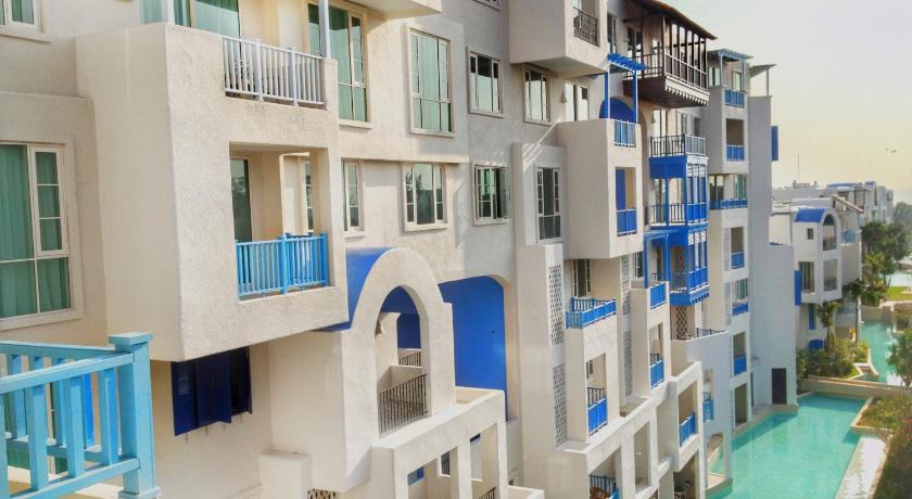 Chelona huahin beachfront condominium — Hotel in Hua Hin / Cha-am