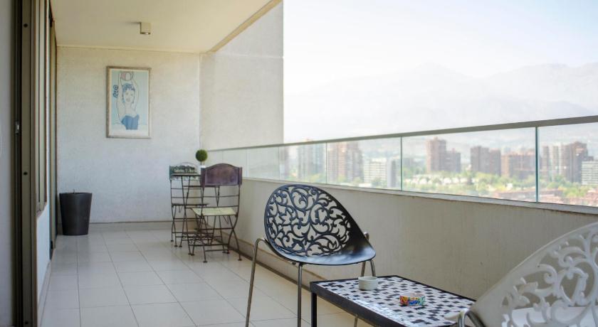 Loica Suites III photo