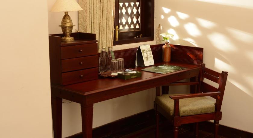 Image of Presidential Pool Suite 15