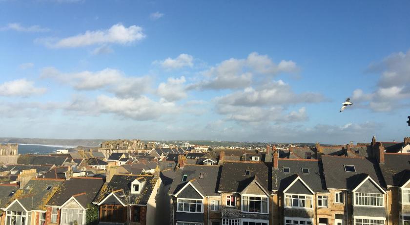 Image of Deluxe Sea View Two Bedroom Family Suite with Balcony 16