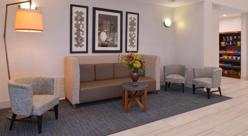 Holiday Inn Express and Suites Austin NW Lakeline photo