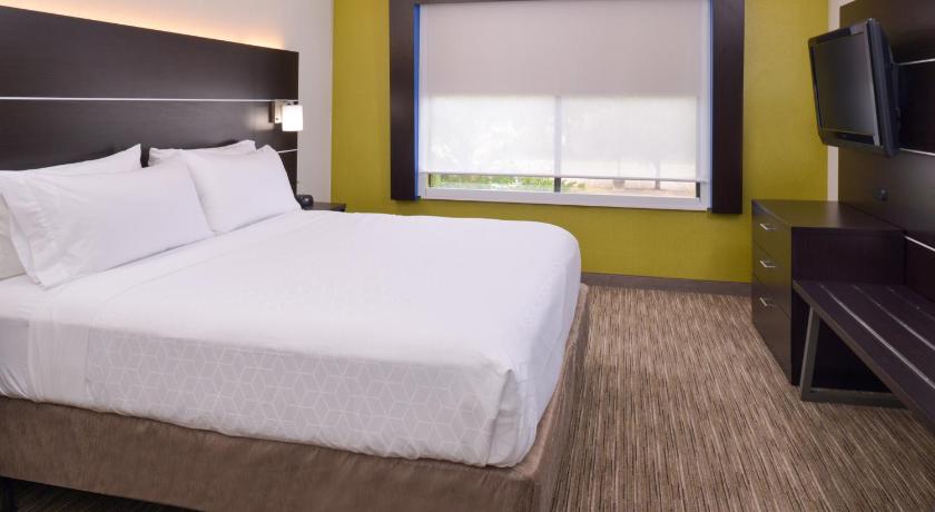 Holiday Inn Express and Suites Austin NW Lakeline photo