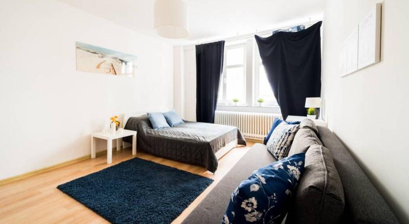 3 Rooms BIG Apartment - 150 m Town Hall - Nice Design — Hotel in Wroclaw