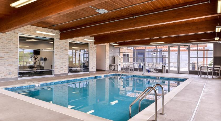 Country Inn & Suites by Radisson, Ft. Atkinson, WI photo