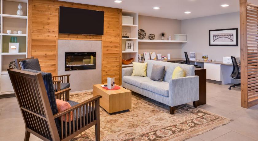 Country Inn & Suites by Radisson, Ft. Atkinson, WI photo