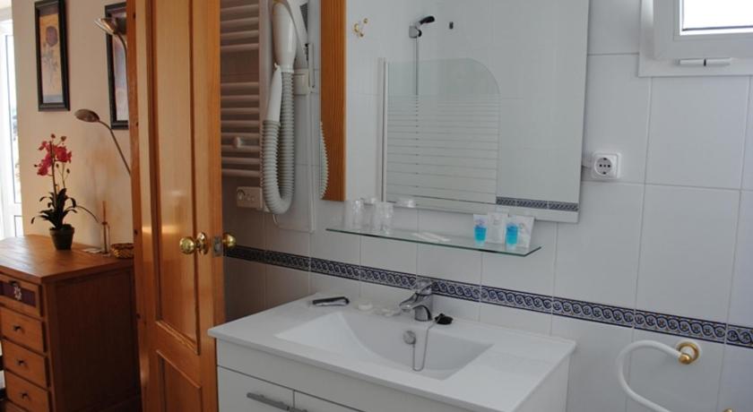 Hotel María Cristina - image 13
