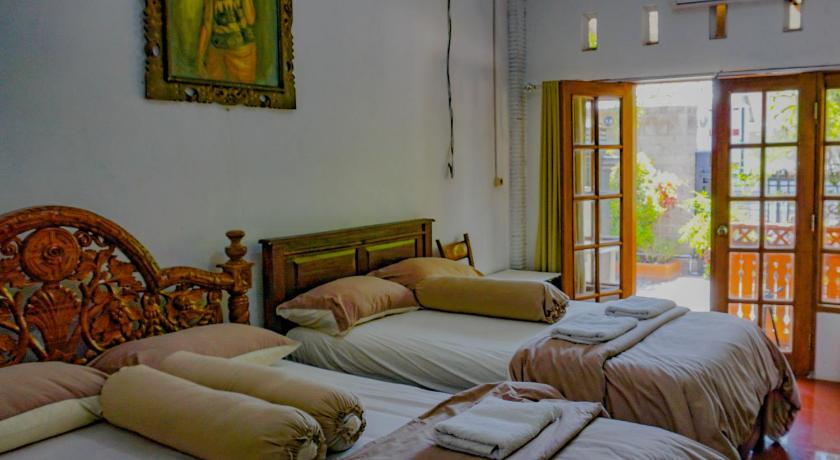 Image of Standard Family Room 0