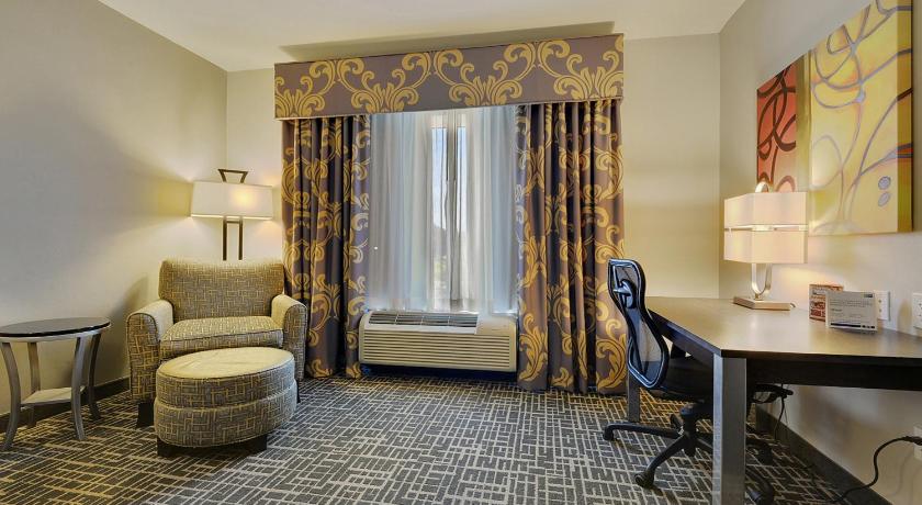 Holiday Inn Express Gonzales