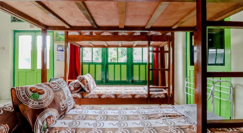Image of Mixed Dormitory Room (Single Beds) 0