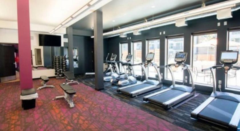 FRONTDESK Confluence on 3rd Apt Downtown Riverwalk Trails photo