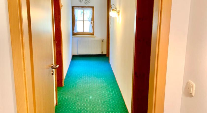 Gutshof zum Schluxen photo