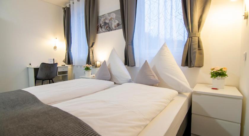 Gablitz Hotel L201 - 24h self-check in 3-Star Hotel lobby