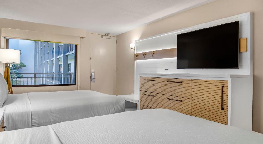 Image of Two Double Beds - Non-Smoking 5
