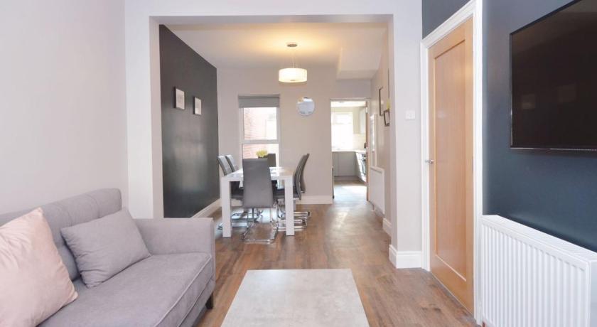 Queens Quarter Townhouse 1 photo