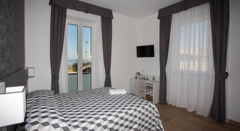 Guesthouse Porto di Roma — Hotel in Civitavecchia