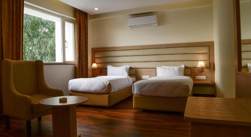 Hotel White Rock By The Solitaire Hospitality