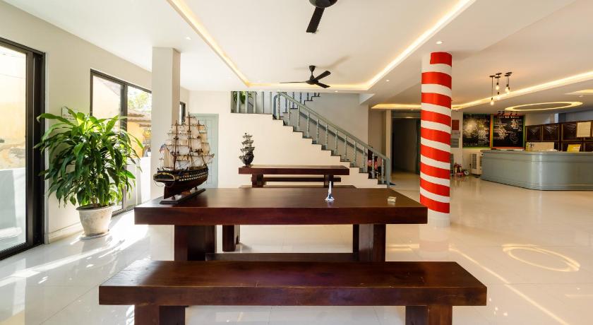 Bed Station Hostel & Pool Bar Hoi An " Former Sunflower" – Hoi An