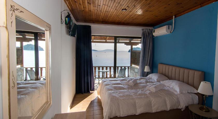 Poseidon Apartments photo
