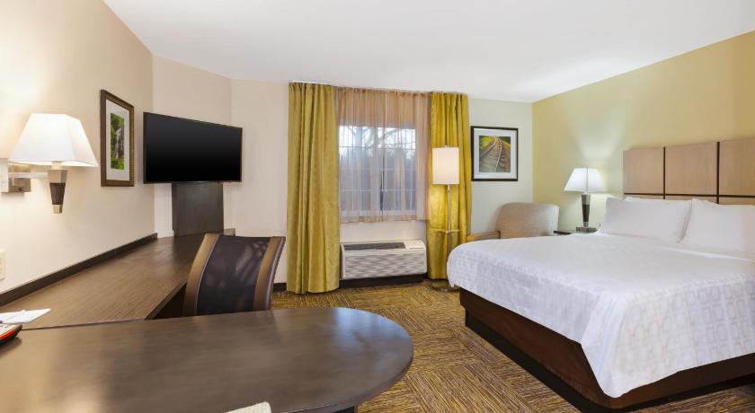 Candlewood Suites Huntersville-Lake Norman Area