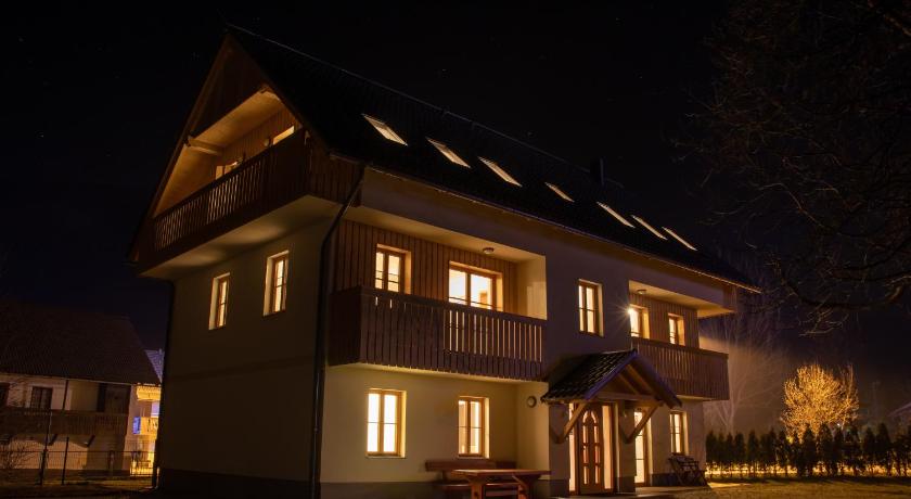 Apartments &amp; Rooms Pr' Skalovc — Hotel in Bohinjska Bistrica