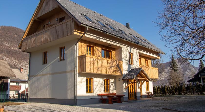 Apartments & Rooms Pr' Skalovc photo