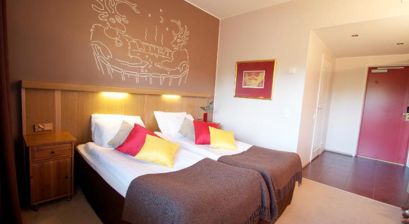 Image of Standard Twin Room with Bath 7