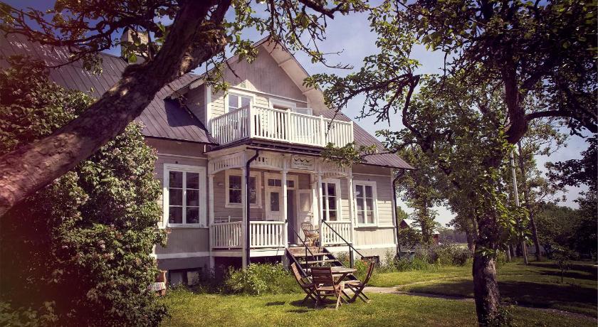 Three Pheasants Boutique Bed and Breakfast