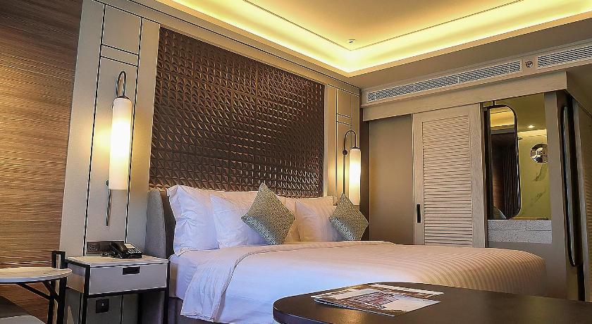 Image of EXECUTIVE ROOM, 1 King Bed, City View 3