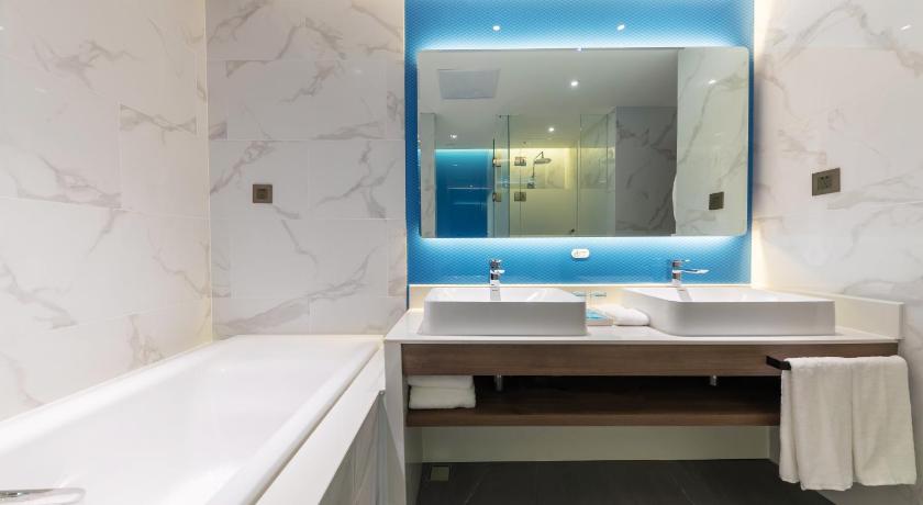 Holiday Inn Express Yichang Riverside photo