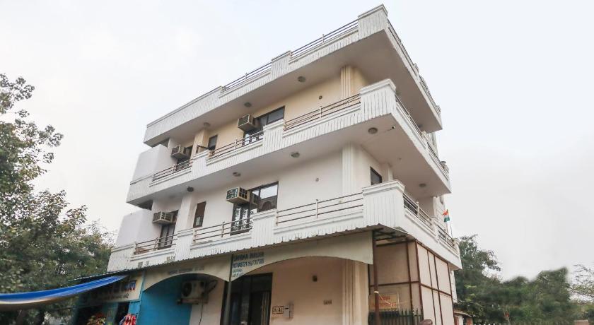 OYO 68893 Rahul Residency