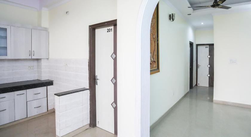 OYO 68893 Rahul Residency