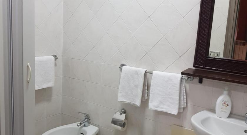 Image of Single With Bathroom 2