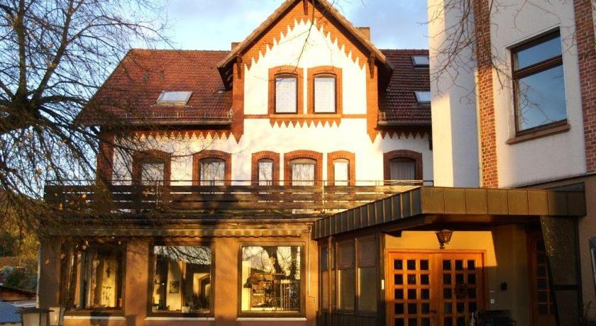 Landhotel &amp; Gasthaus Altenburg — Hotel in Niedenstein