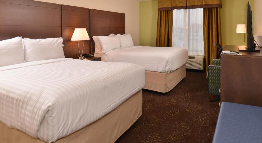 Holiday Inn Express & Suites Dearborn SW - Detroit Area