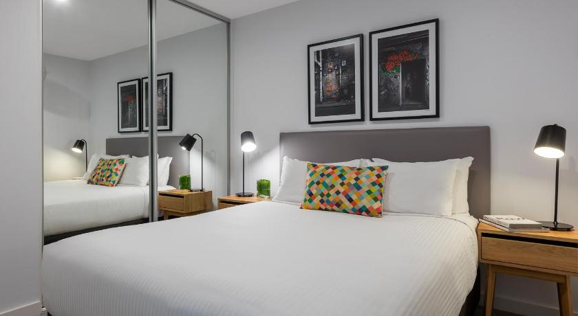 Oaks Melbourne Southbank Suites