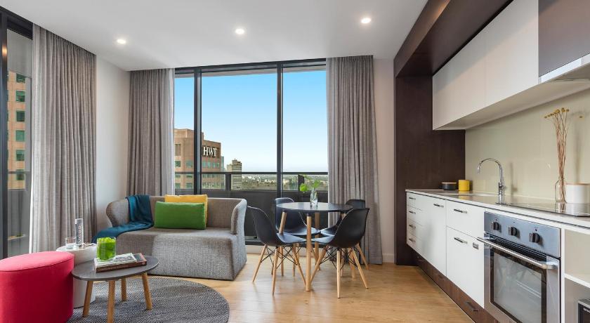 Oaks Melbourne Southbank Suites