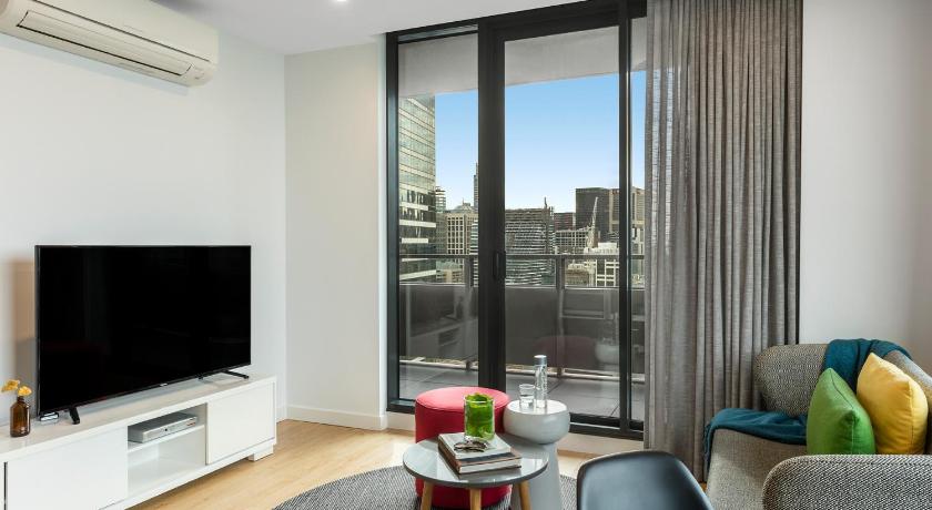 Oaks Melbourne Southbank Suites