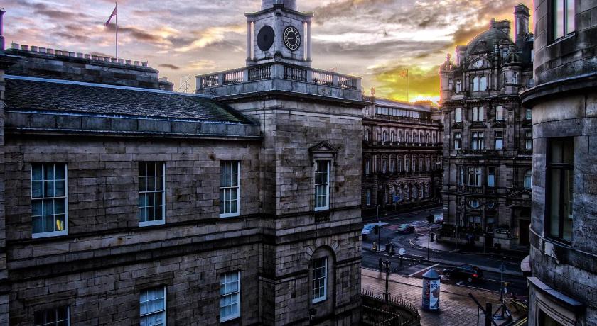 Image of 1 Person in 6-Bed Dormitory - Female Only 10