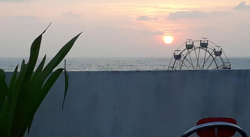 Kolam Elliots Beach photo