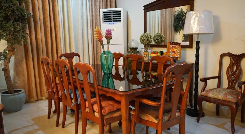 Peach Haven, a home for backpackers – Cebu City, IL