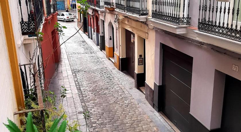 BOHEMIAN & SUITES CATEDRAL -parking photo